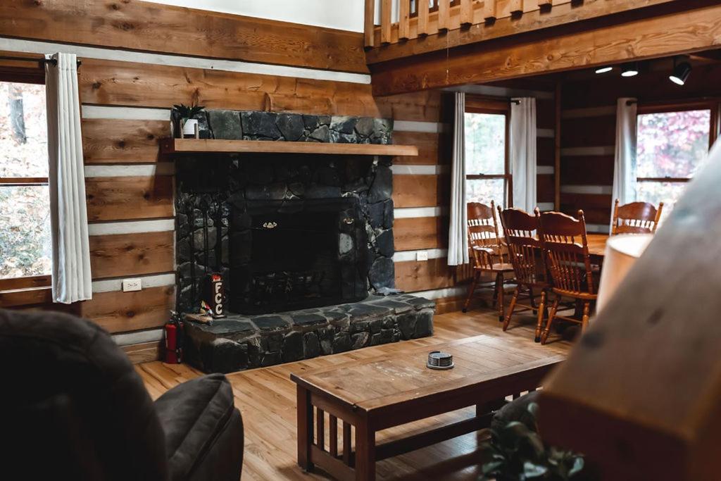 Blueberry Hideaway At 36 North Cabin - Hot Tub Purlear Exterior foto